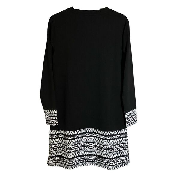 Exclusive Black and White Geometric Shift Dress Medium - Picture 2 of 9